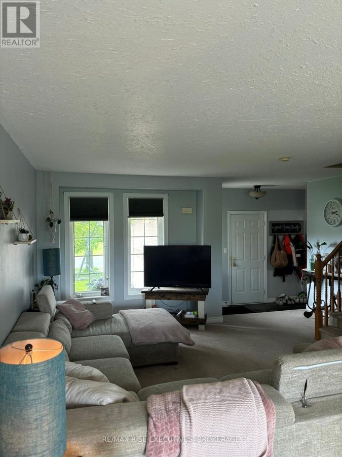 1872 BERRYWOOD CRESCENT - Photo 8