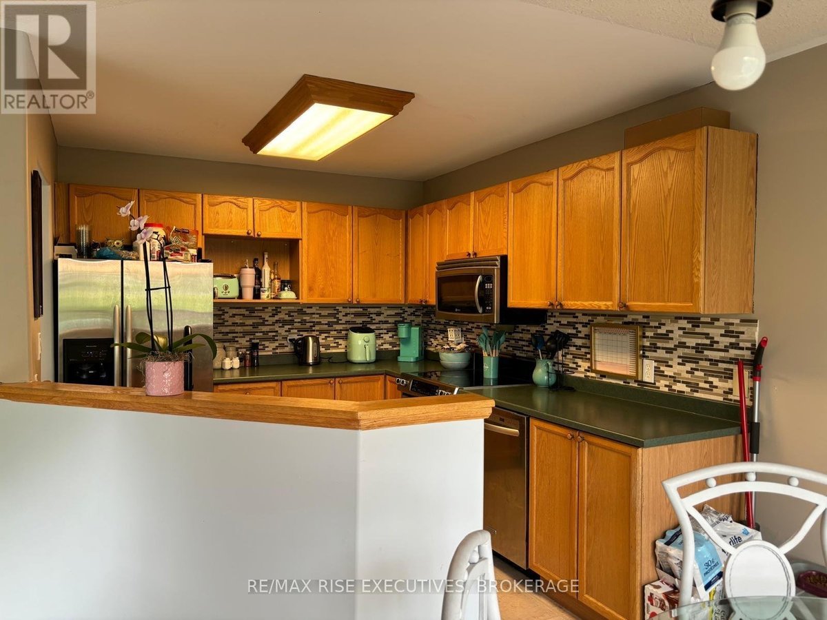 1872 BERRYWOOD CRESCENT - Photo 11