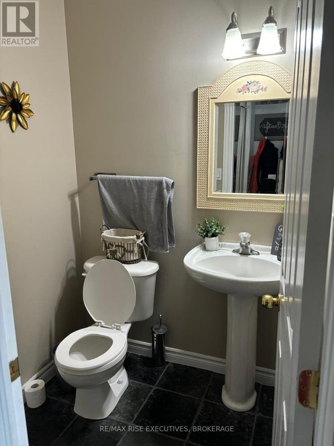 1872 BERRYWOOD CRESCENT - Photo 12