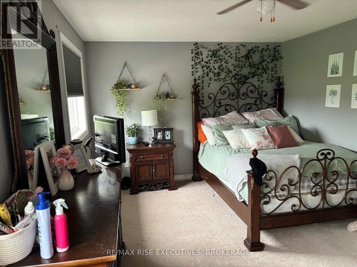 1872 BERRYWOOD CRESCENT - Photo 13