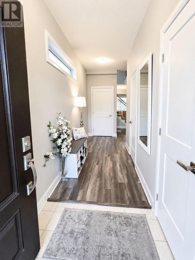 1236 MAX CRESCENT - Photo 3