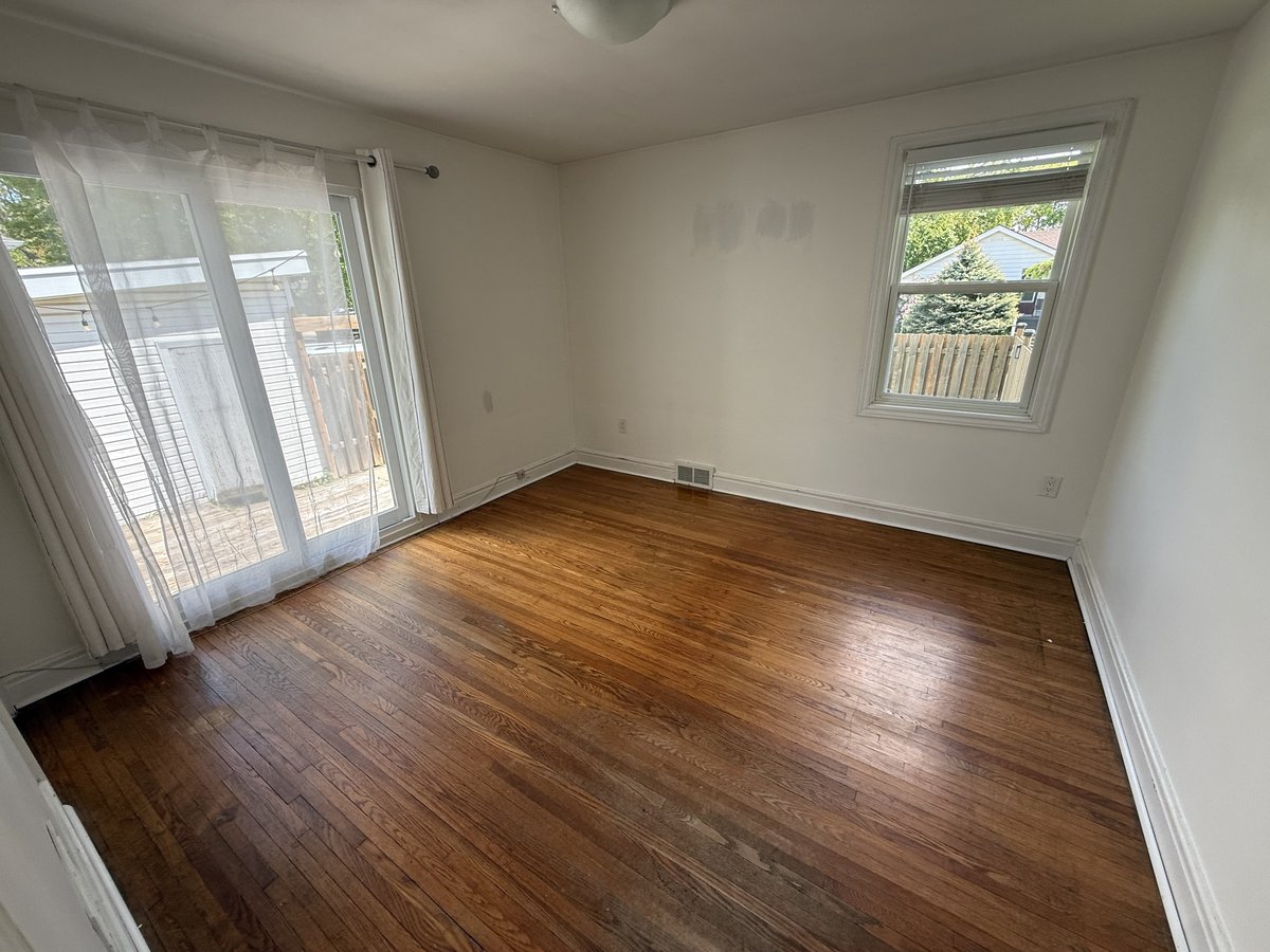 155 Carruthers Avenue - Photo 8