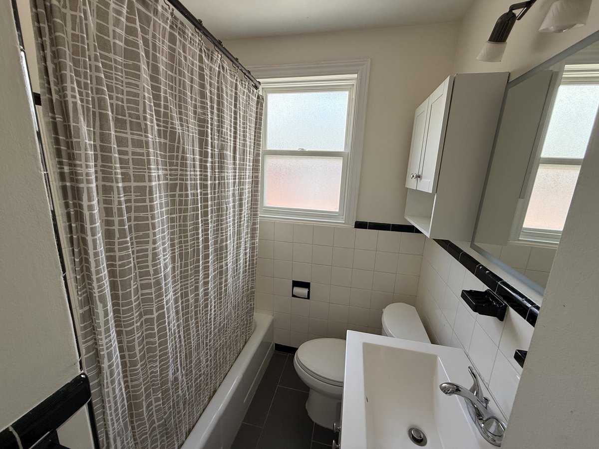 155 Carruthers Avenue - Photo 6