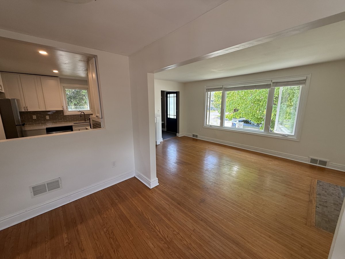 155 Carruthers Avenue - Photo 2