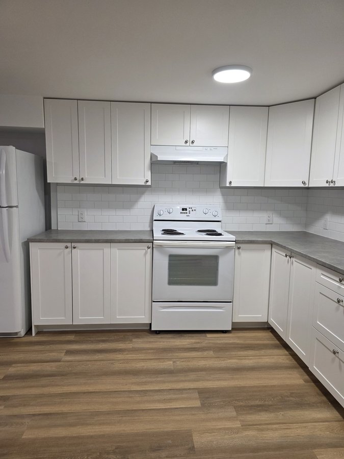 120 Conacher Drive - Photo 3