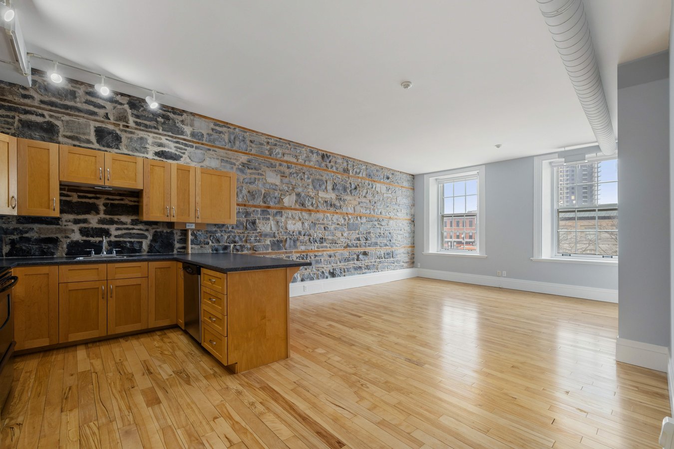 200 Ontario Street - Photo 8