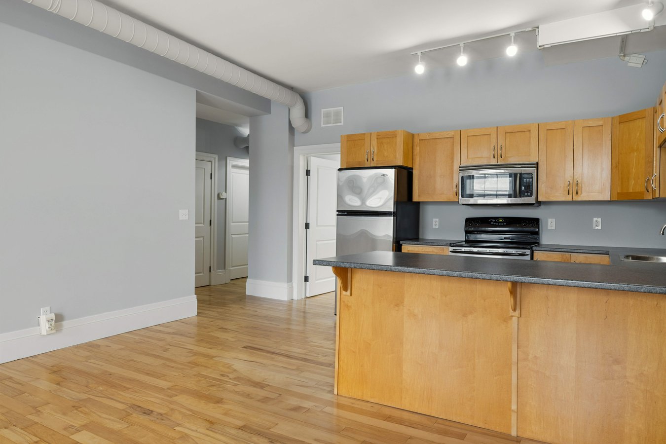 200 Ontario Street - Photo 2