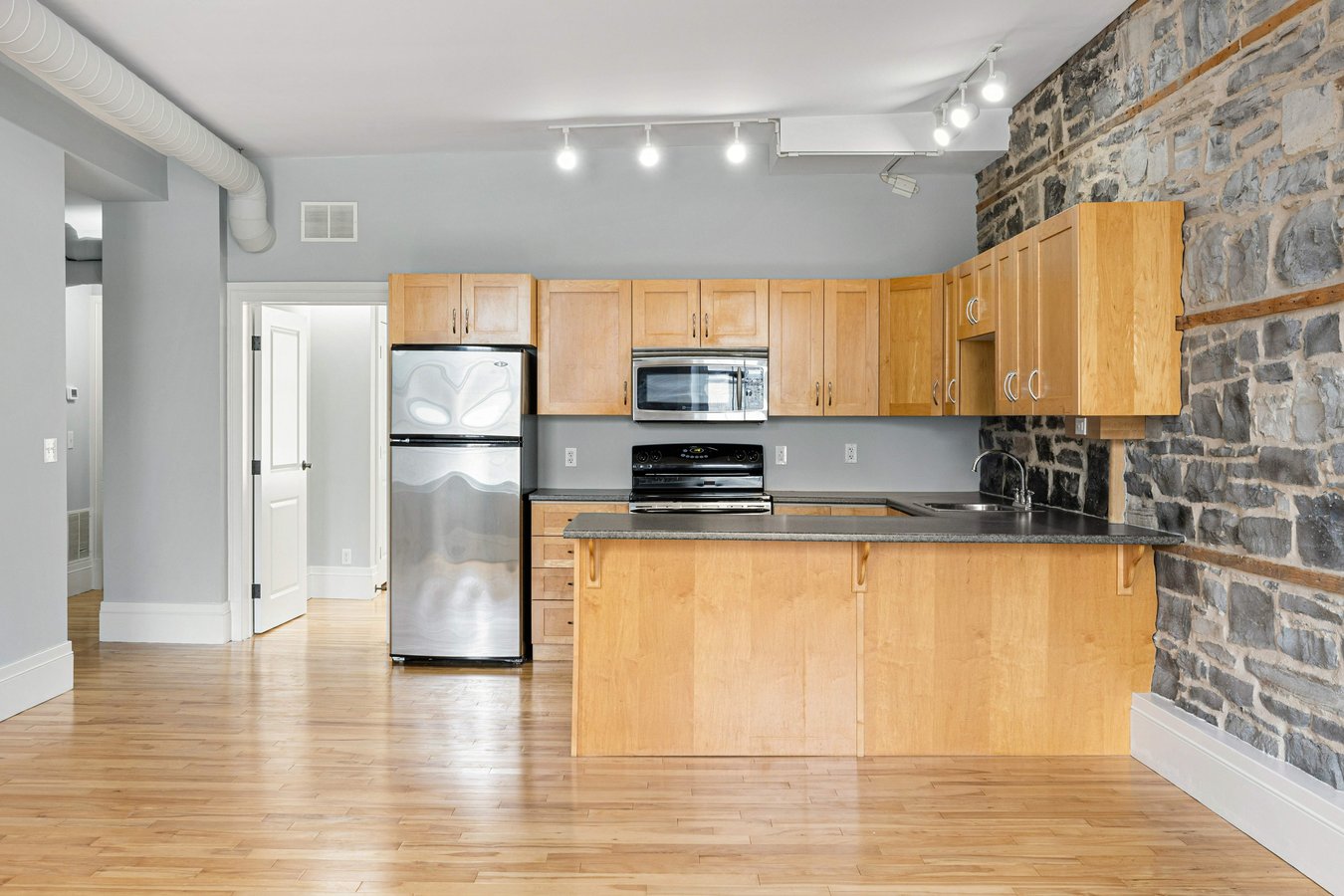 200 Ontario Street - Photo 1