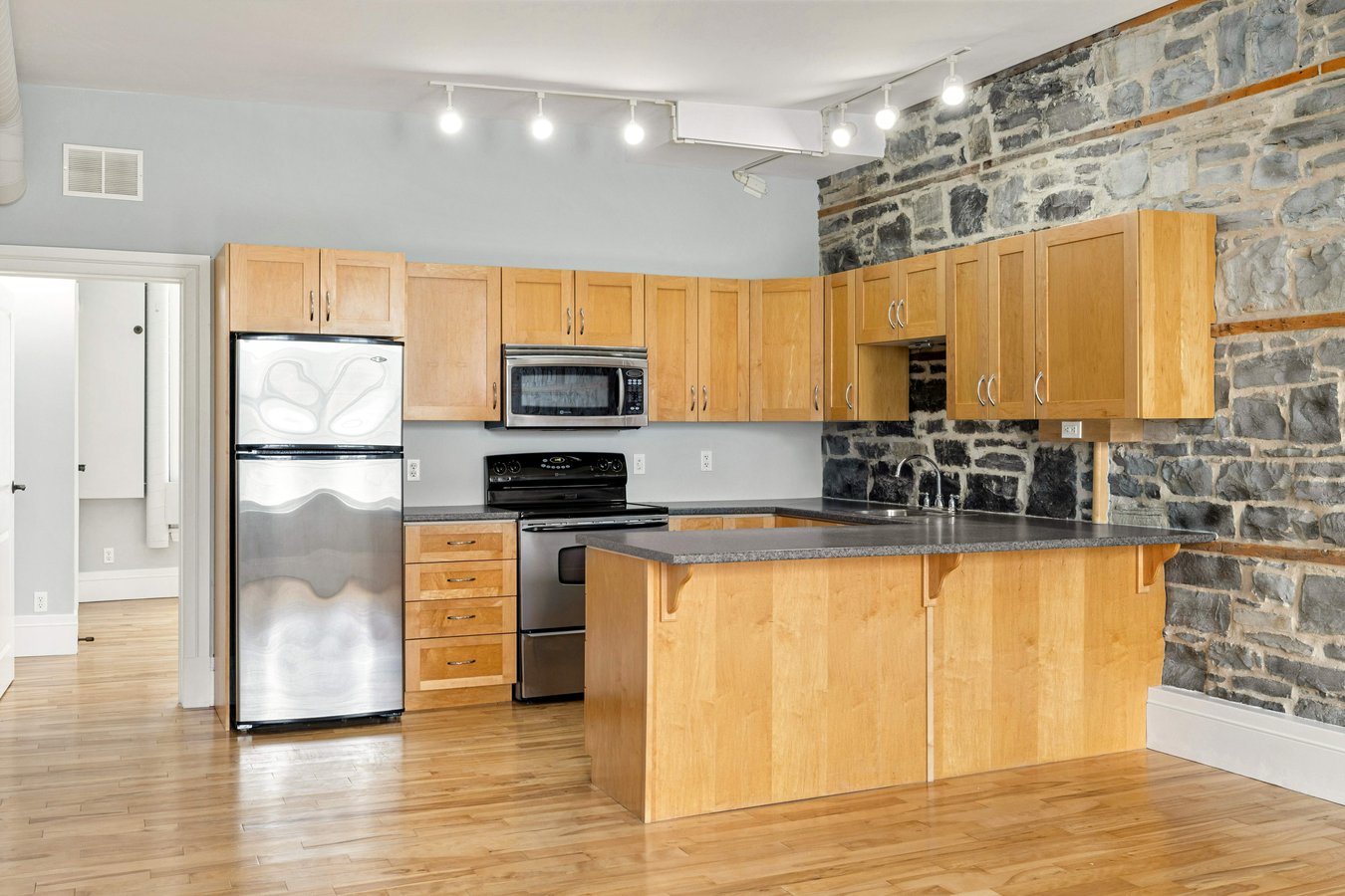 200 Ontario Street - Photo 3