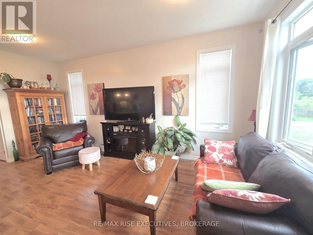 1 - 949 BLOSSOM STREET - Photo 9