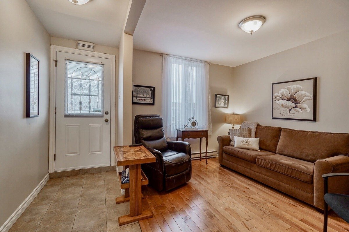 907 7e Avenue - Photo 2