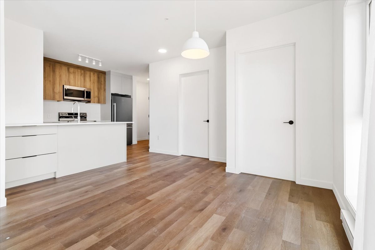 816 2e Avenue - Photo 2