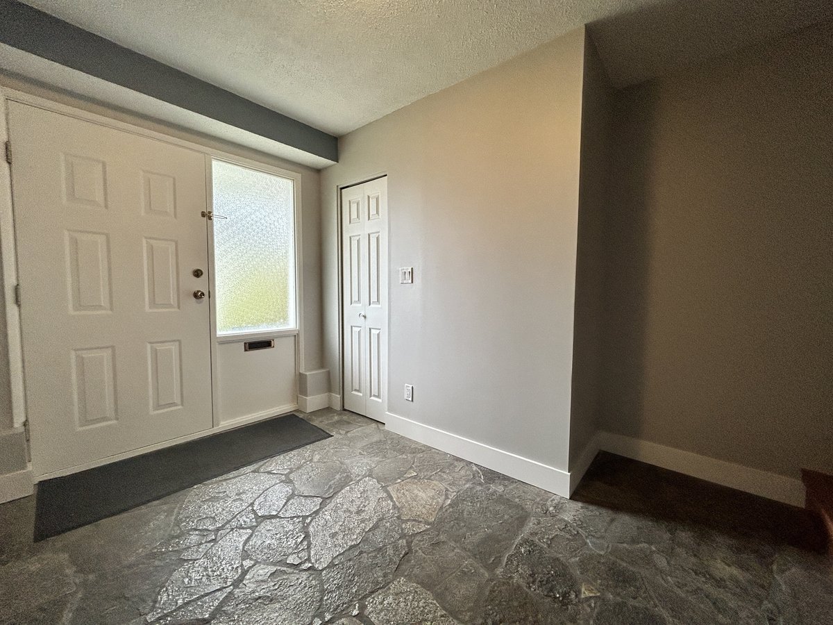 4531 47 Street - Photo 3