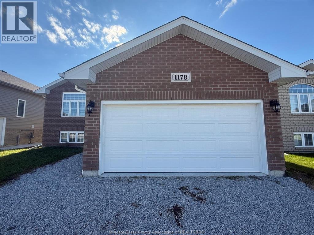 1178 ASPEN RIDGE CRESCENT Unit# UPPER - Photo 2