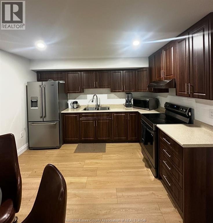 308 BLAKE AVENUE Unit# LOWER - Photo 2
