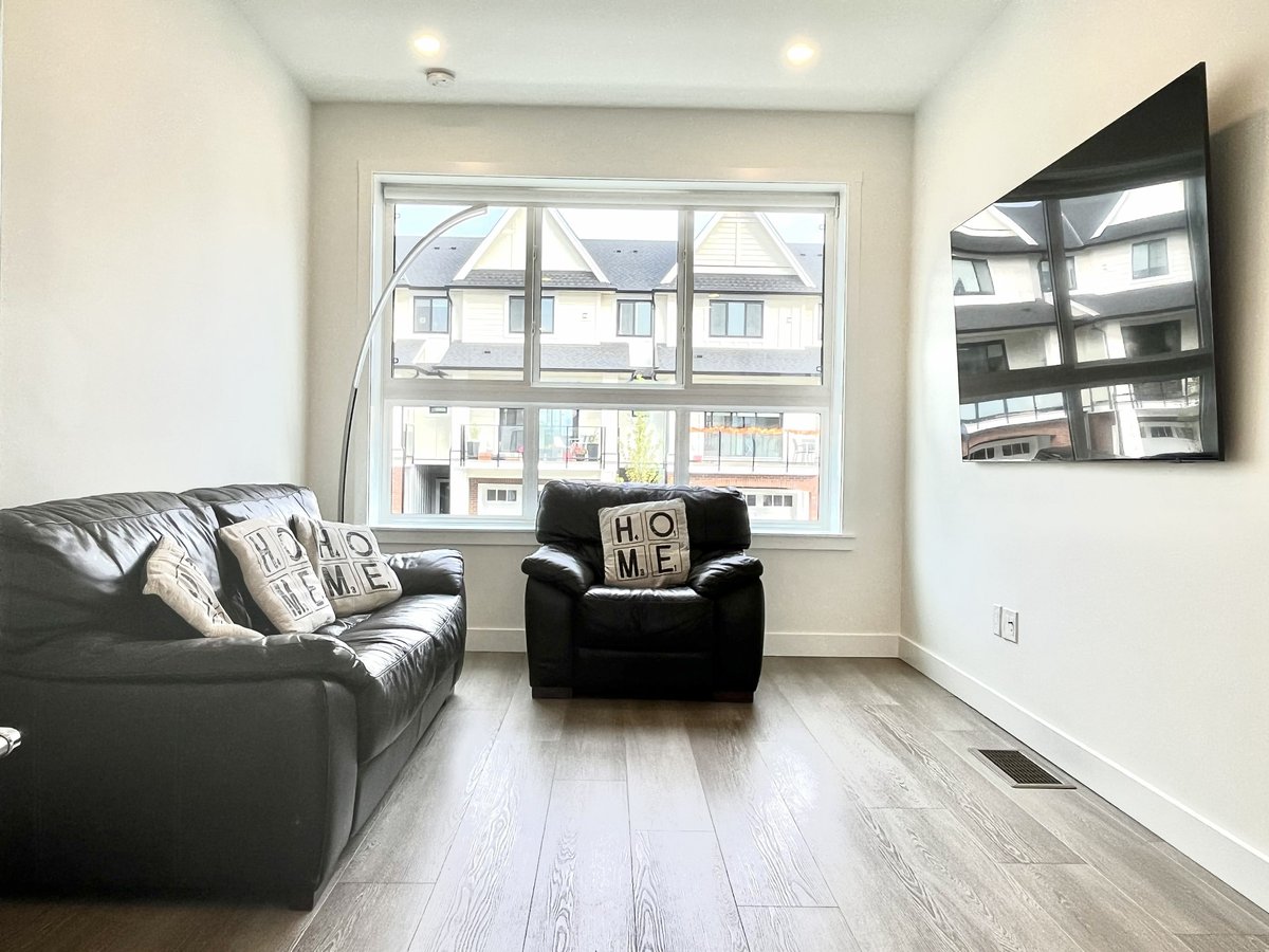 1146 Pullman Close - Photo 4