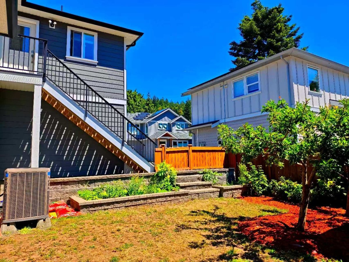990 Ariane Place - Photo 2