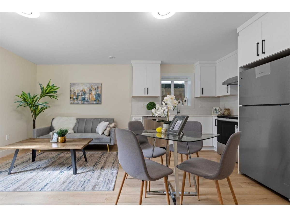 Suite A 20162 82 AVENUE - Photo 2