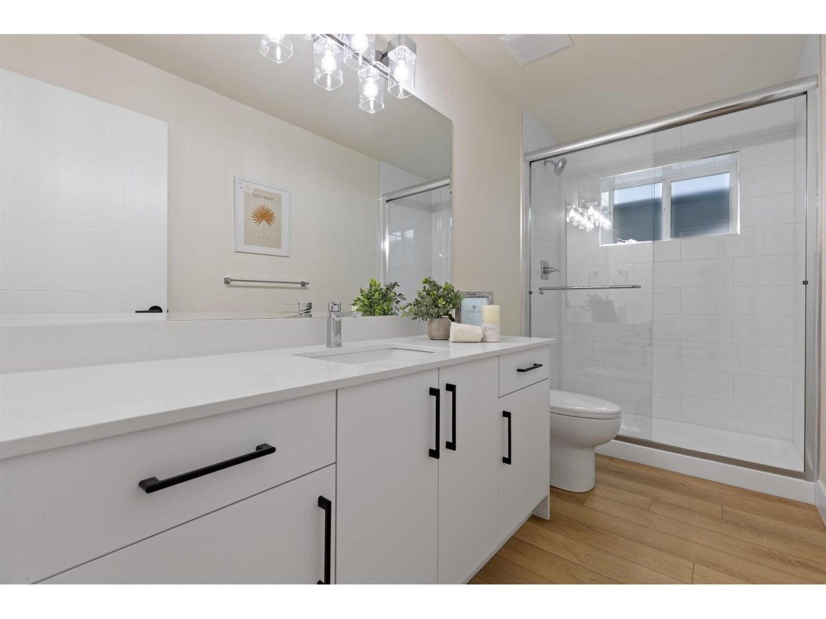Suite A 20162 82 AVENUE - Photo 5