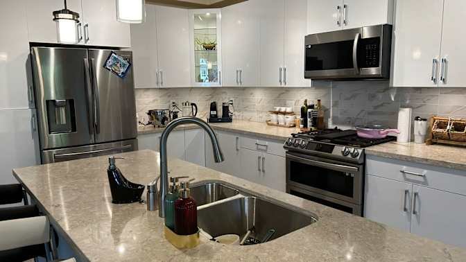 86 Avenue - Photo 2