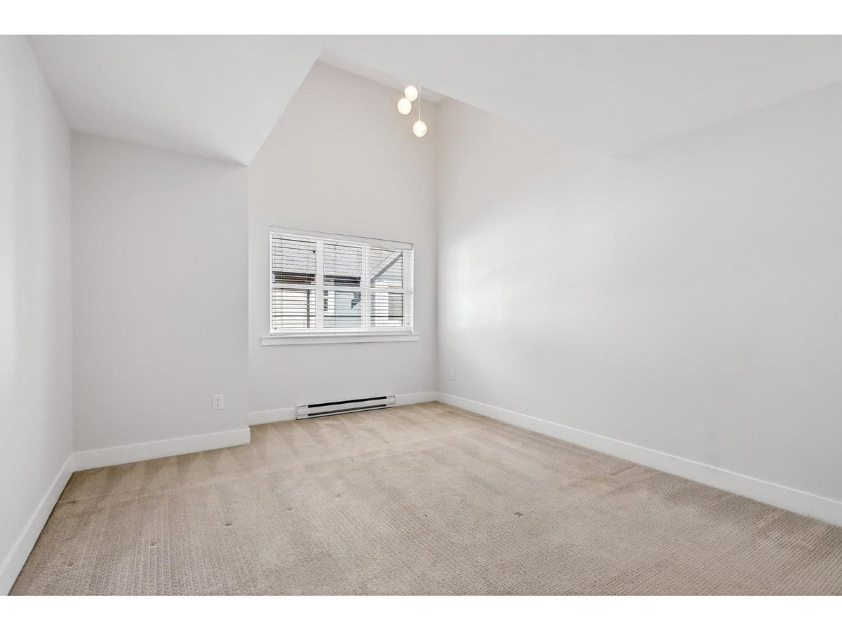 55 20860 76 AVENUE - Photo 24