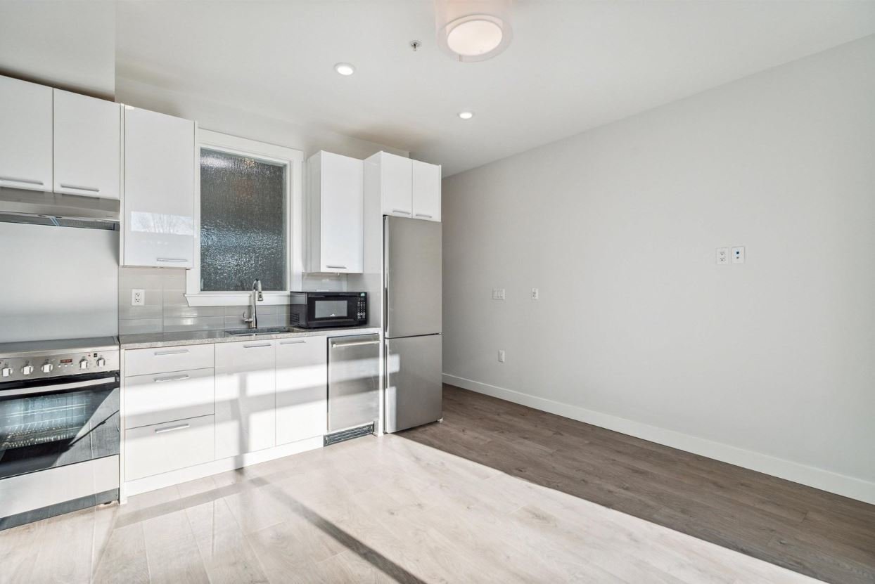 20696 Eastleigh Crescent - Photo 9