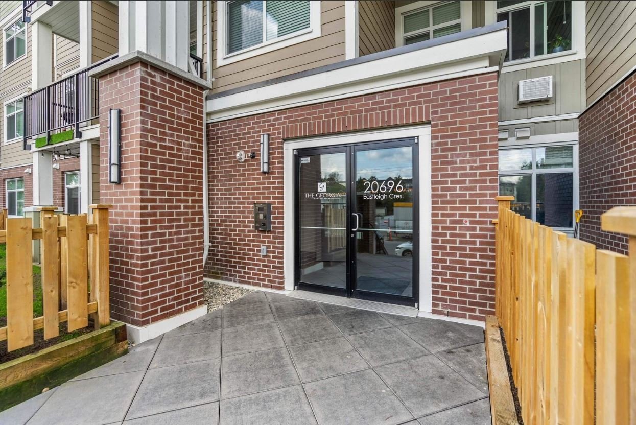 20696 Eastleigh Crescent - Photo 20