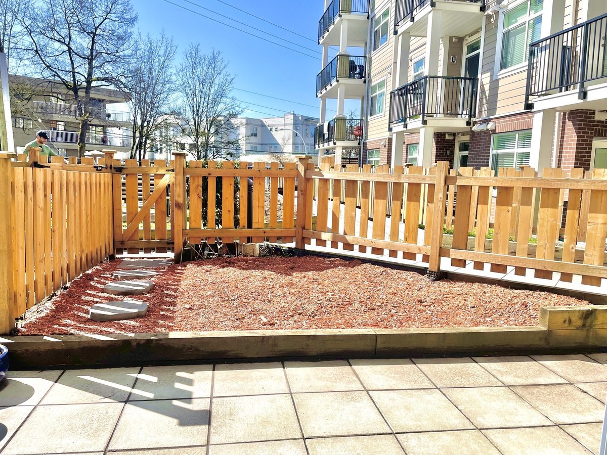 20696 Eastleigh Crescent - Photo 2