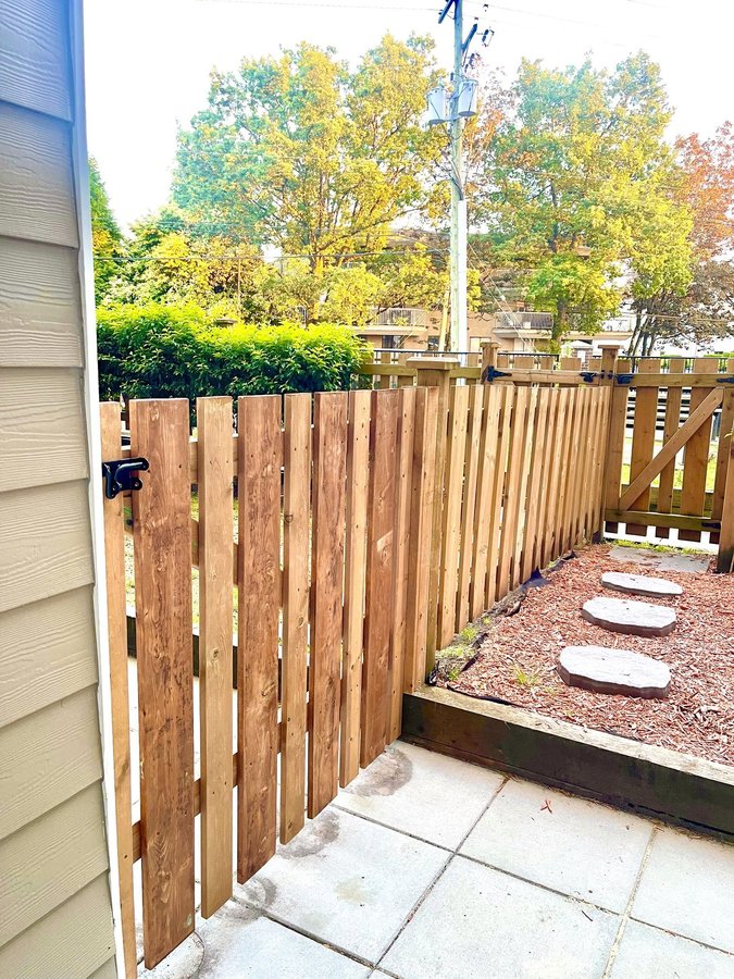 20696 Eastleigh Crescent - Photo 1