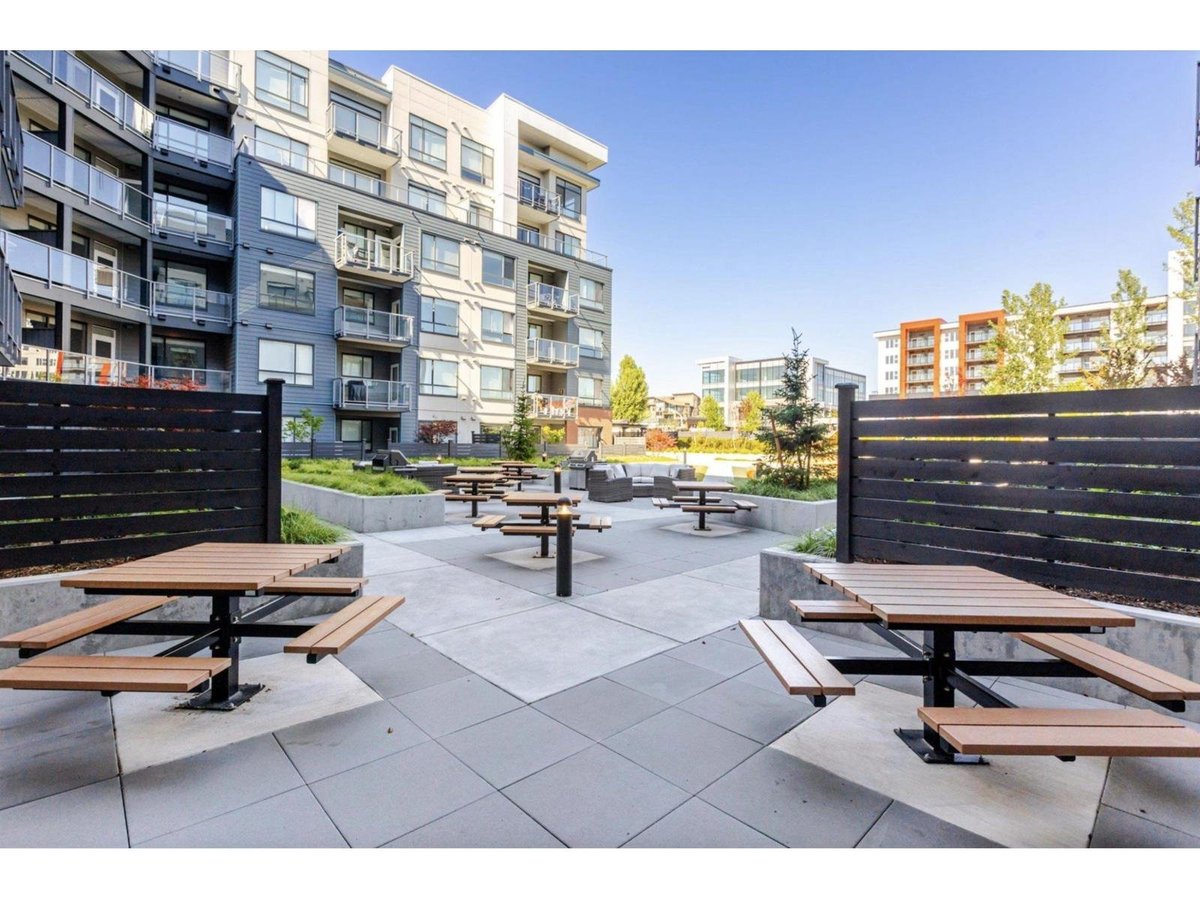 7936 206 STREET - Photo 2