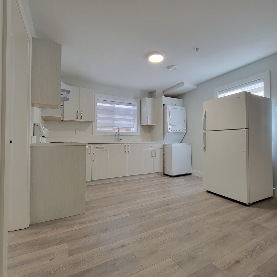 7415 197 Street - Photo 2
