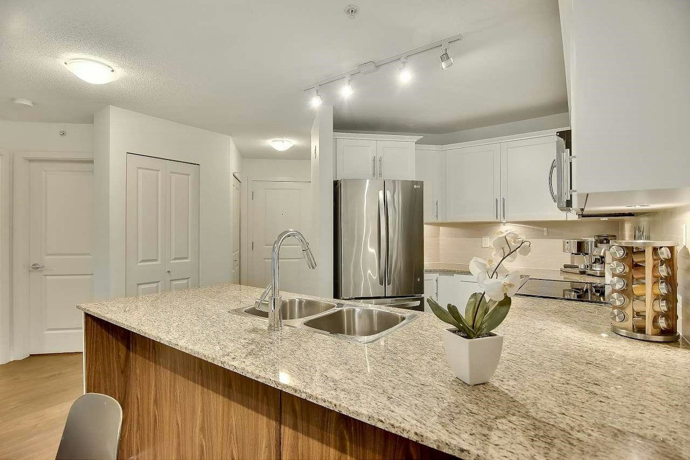 8915 202 Street - Photo 8