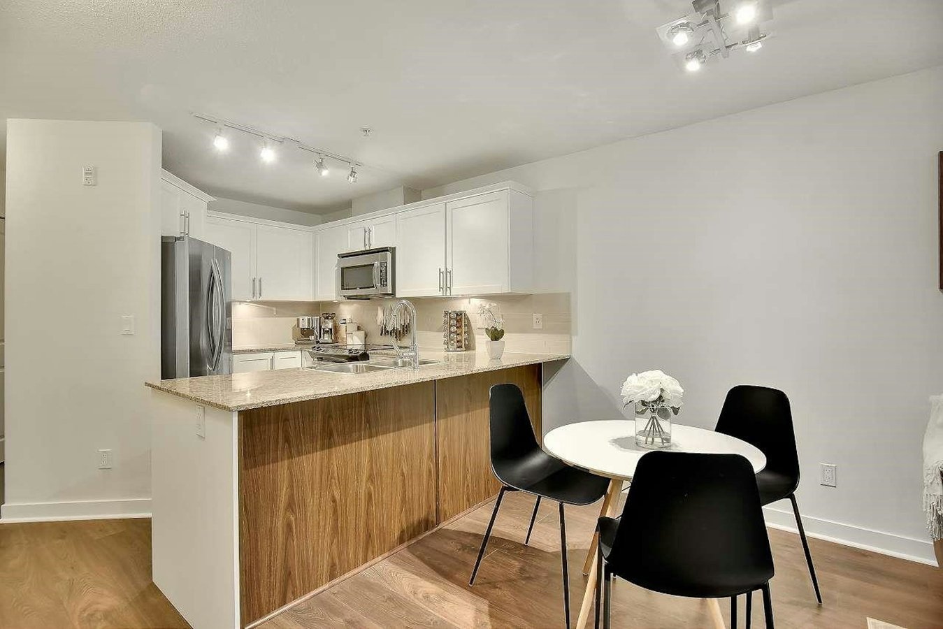 8915 202 Street - Photo 6