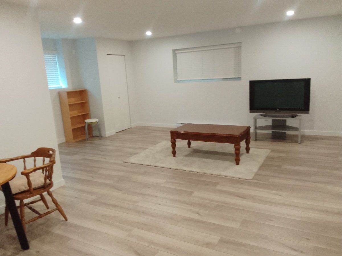20475 76A Avenue - Photo 2