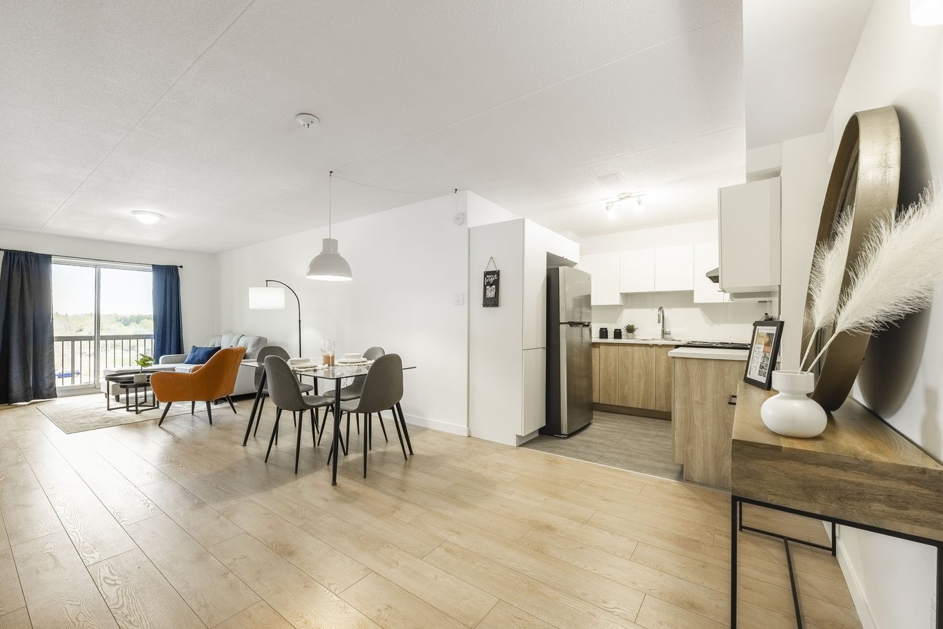 1100 Boulevard Vanier - Photo 2