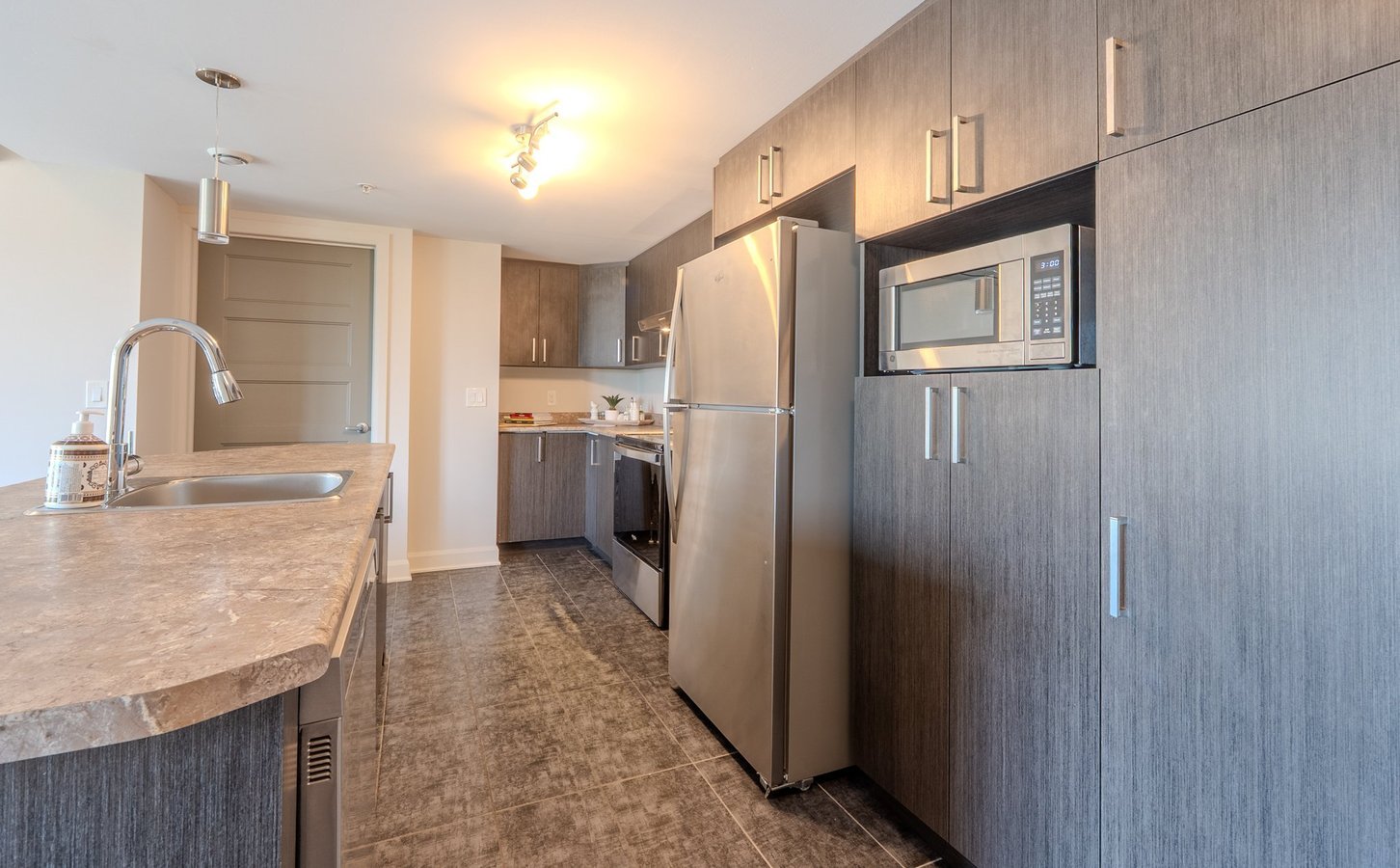 3410 Boulevard Saint-Elzéar Ouest - Photo 2