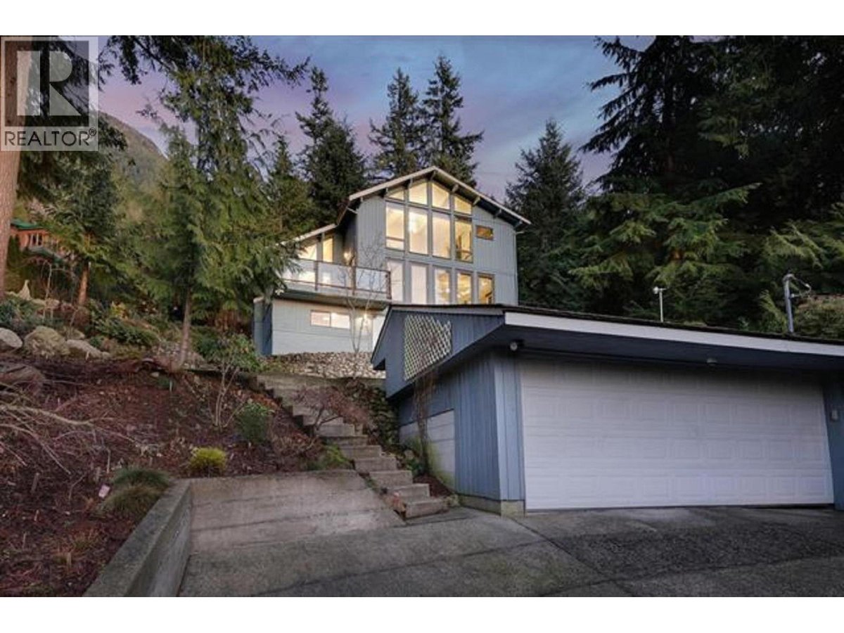 445 MOUNTAIN DRIVE - Photo 5