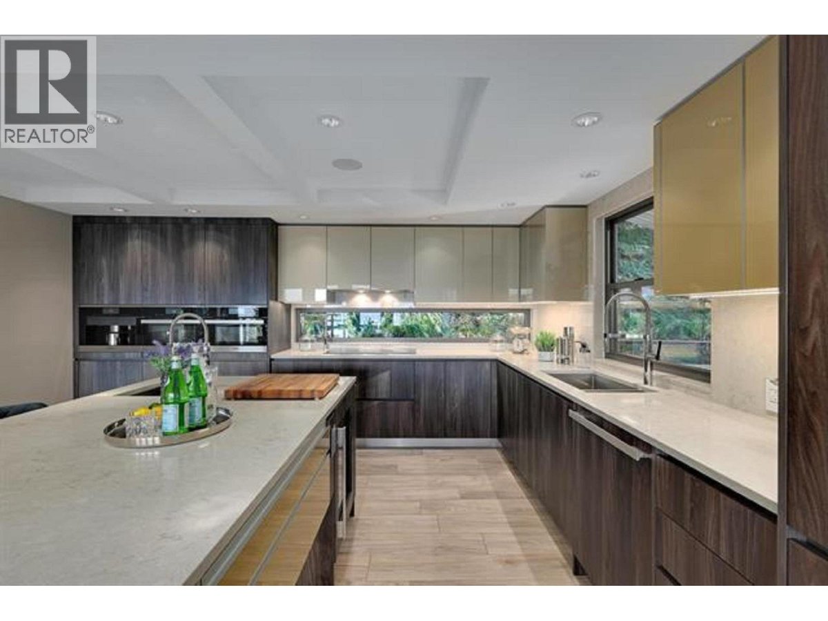 445 MOUNTAIN DRIVE - Photo 9