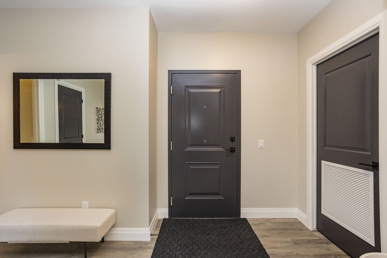 555 Teeple Terrace - Photo 3