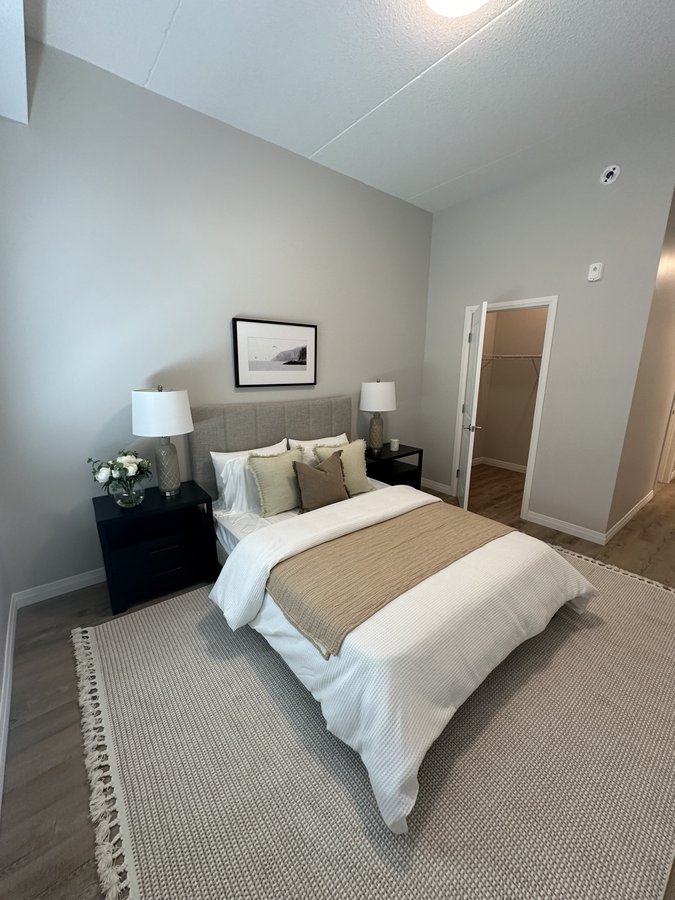 785 Southdale Road West - Photo 9