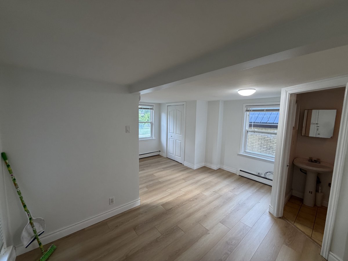 192 Huron Street - Photo 4