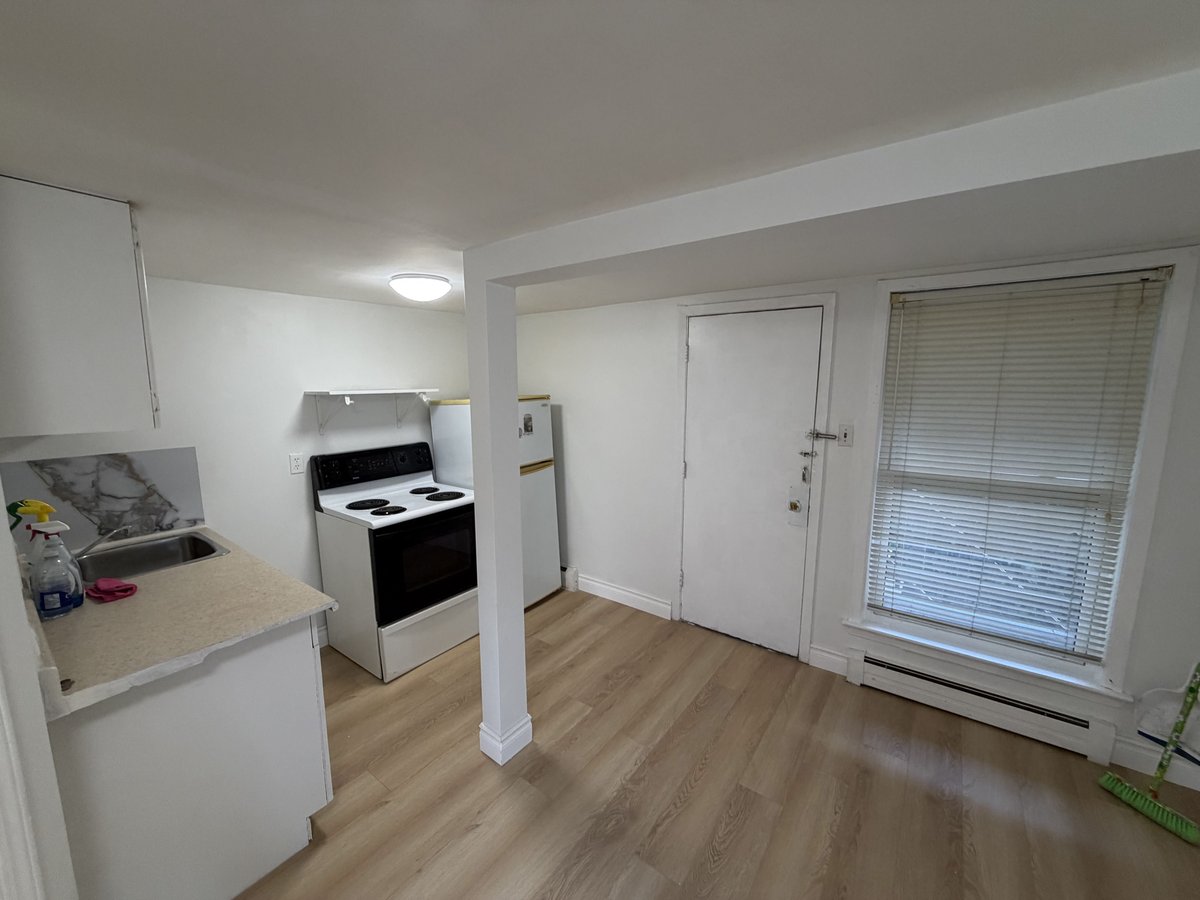 192 Huron Street - Photo 3