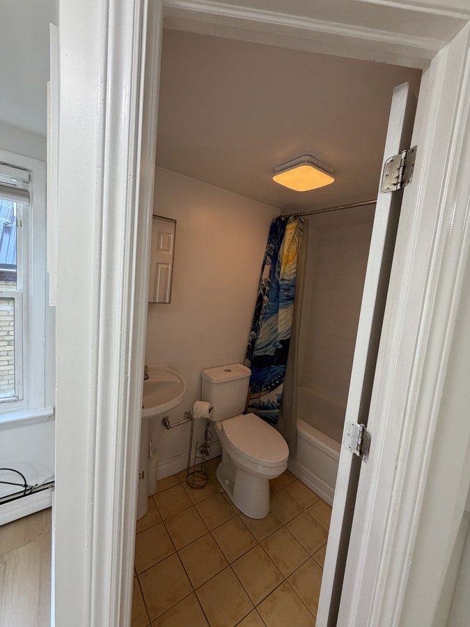 192 Huron Street - Photo 5