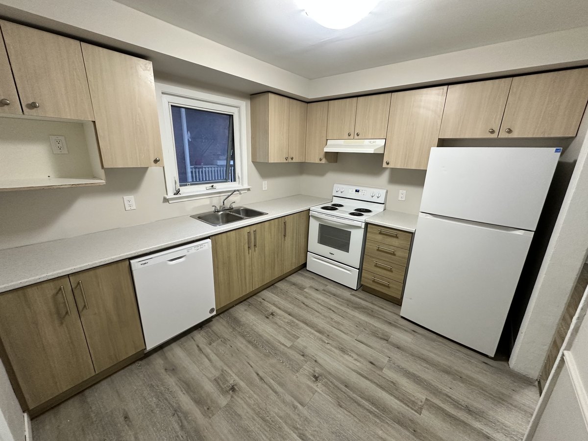 145 Wharncliffe Road North - Photo 4