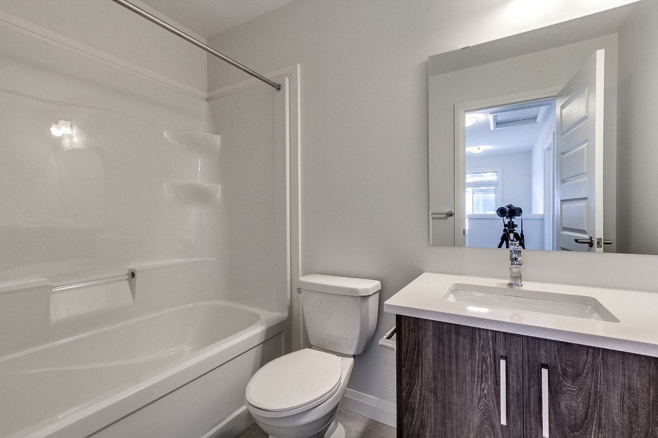 3260 Singleton Avenue - Photo 11