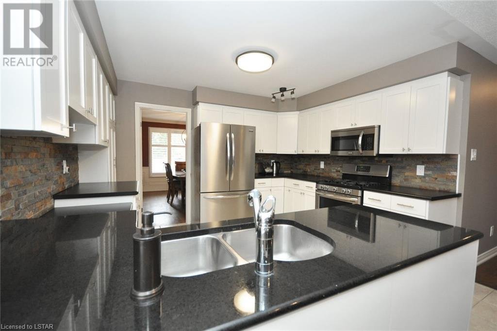 111 Masonville Crescent - Photo 3