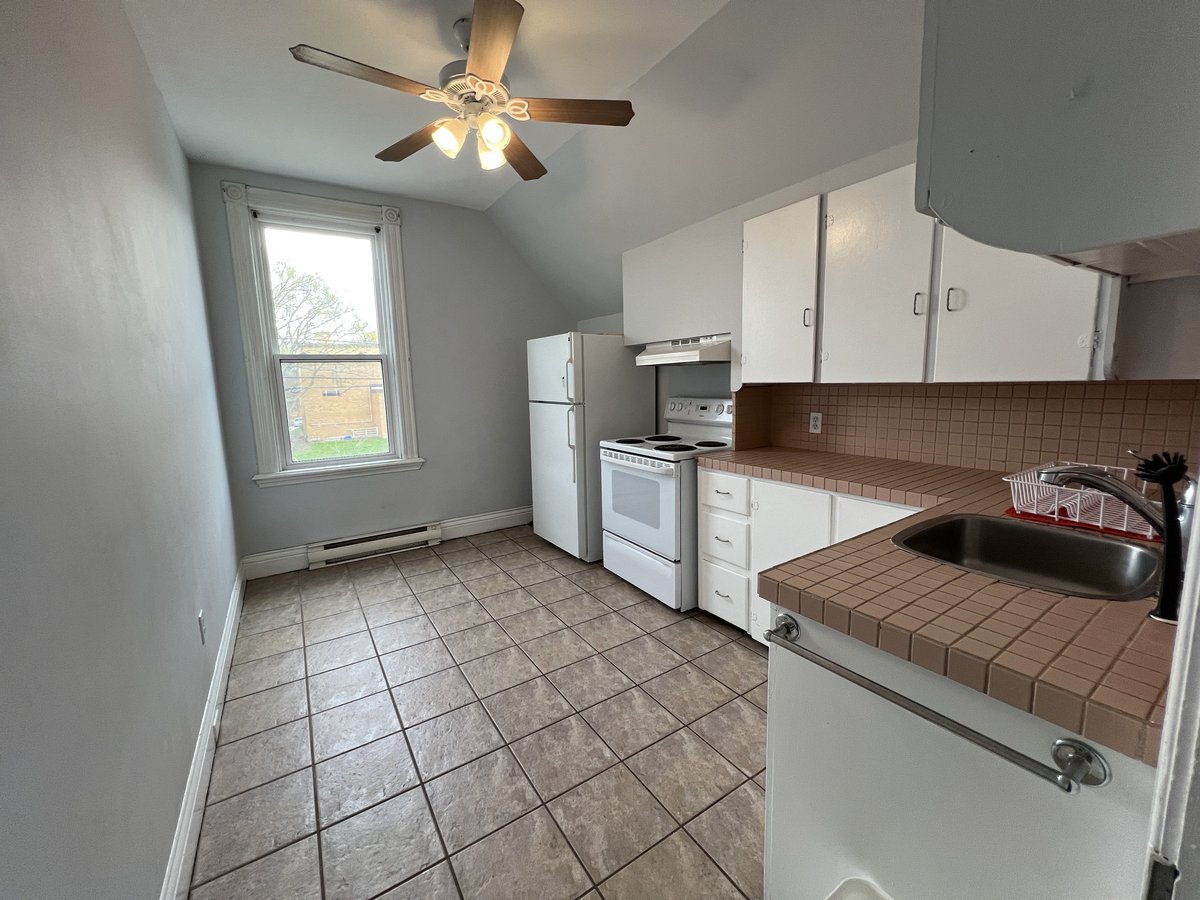 416 Oxford Street East - Photo 9