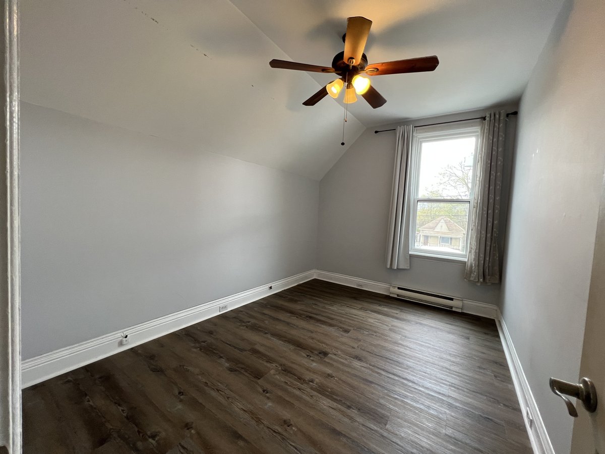 416 Oxford Street East - Photo 10