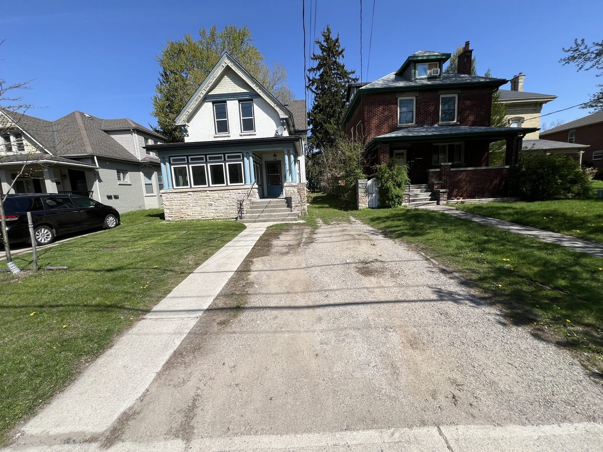 416 Oxford Street East - Photo 1