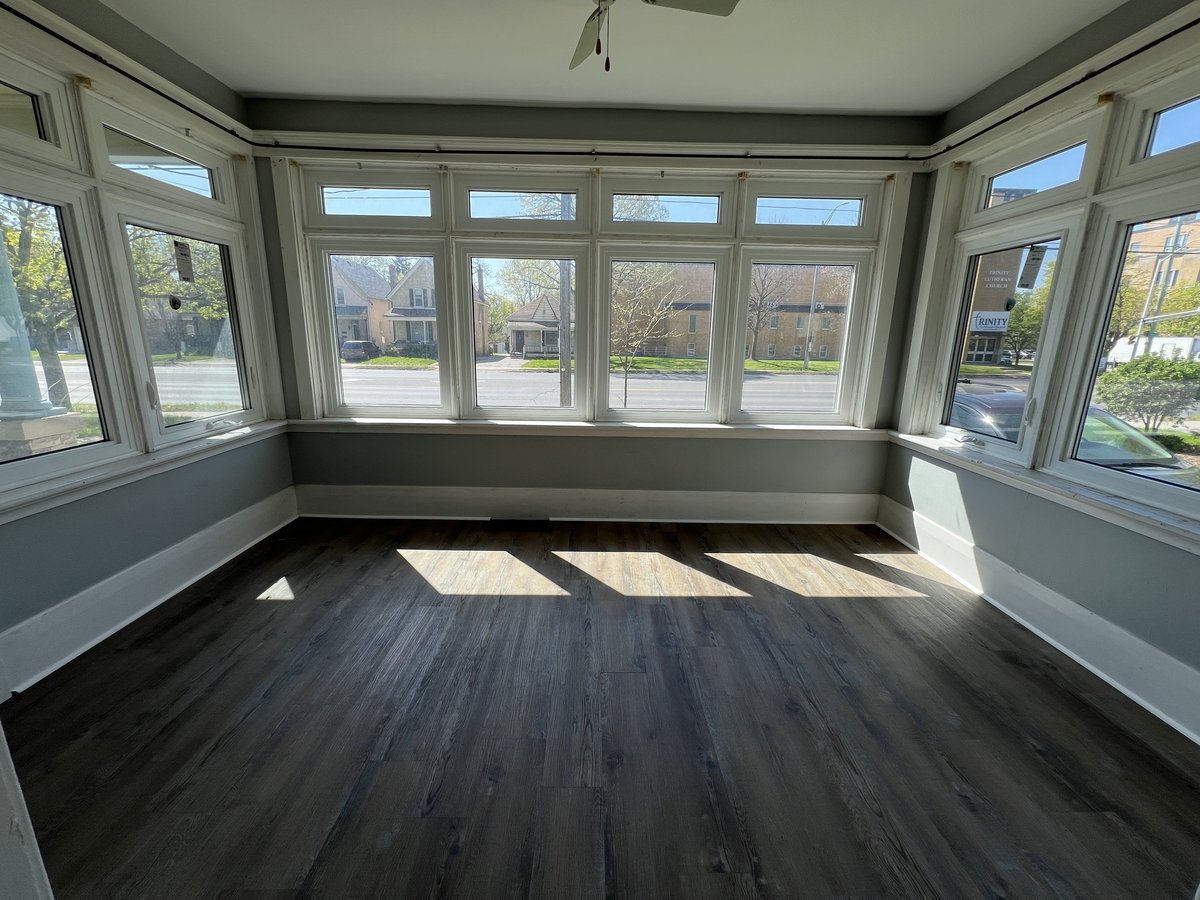 416 Oxford Street East - Photo 2